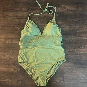 Green size large swimsuit one piece